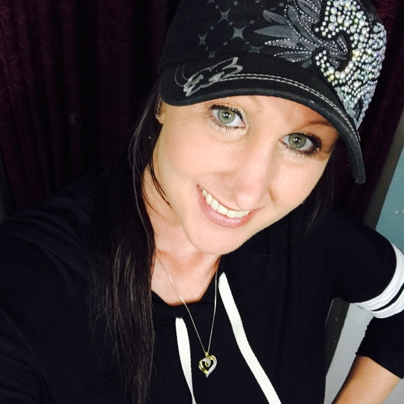 Meet your Posher, Brandy - Picture 6 of 8